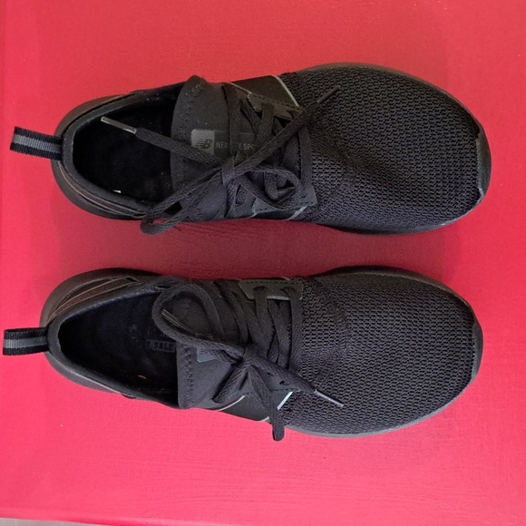 New Balance Running Shoes - Picture 3 of 6